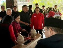 Olly Dondokambey Dampingi Megawati Ziarah di Makam Bung Karno, Doakan Api Perjuangan Tetap Hidup