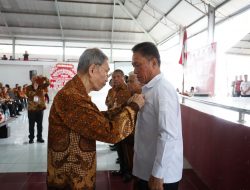 Hadiri HUT PWRI Ke-62, Bupati FDW Terima Tanda Penghargaan Wredatama Nugraha Madya