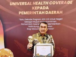 Sekda Micler Lakat Terima Penghargaan UHC dari Wapres Ma’ruf Amin, Peringkat Manado Naik Madya