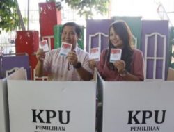 Steven Kandouw dan Istri Nyoblos di TPS 5 Tanjung Batu Manado: Saya Tenang